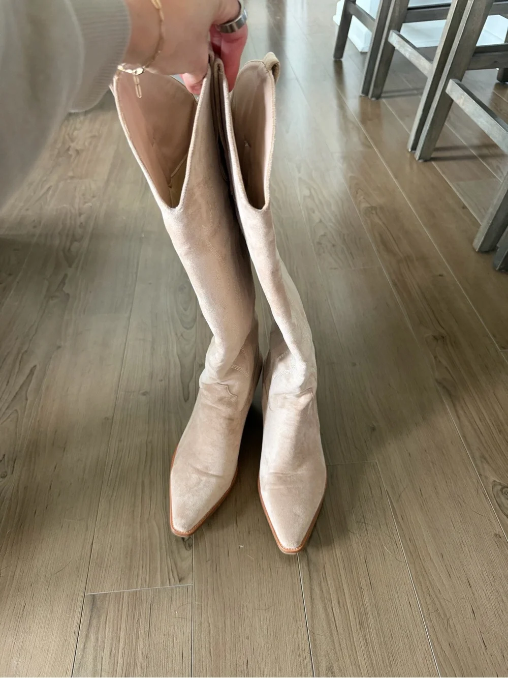 Women’s Beige Suede cowgirl boots